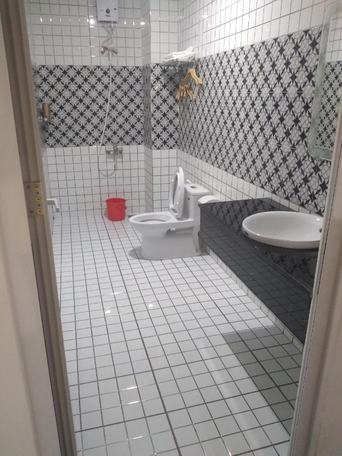 Khách sạn Hoàng Gia Bac Lieu Extérieur photo