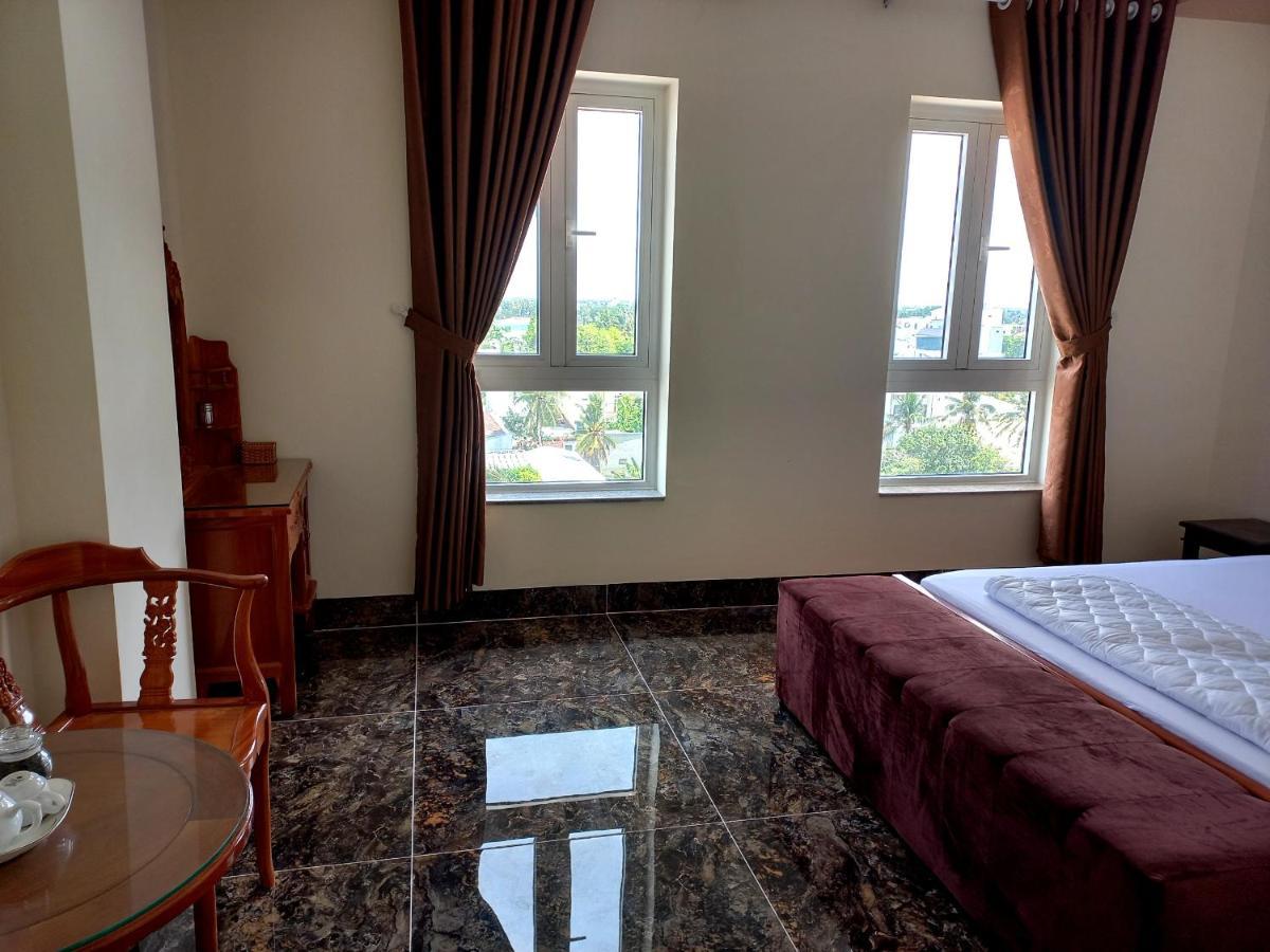 Khách sạn Hoàng Gia Bac Lieu Extérieur photo